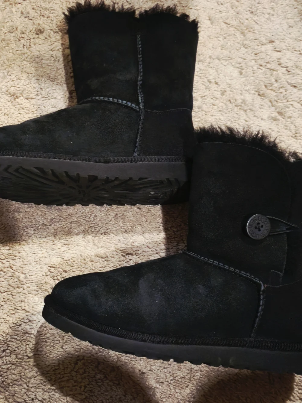 UGG selling pair